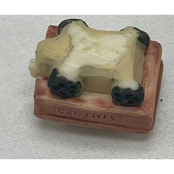 Vintage LOT of 12 Cow Figurines Great Condition - Picture 13 of 16